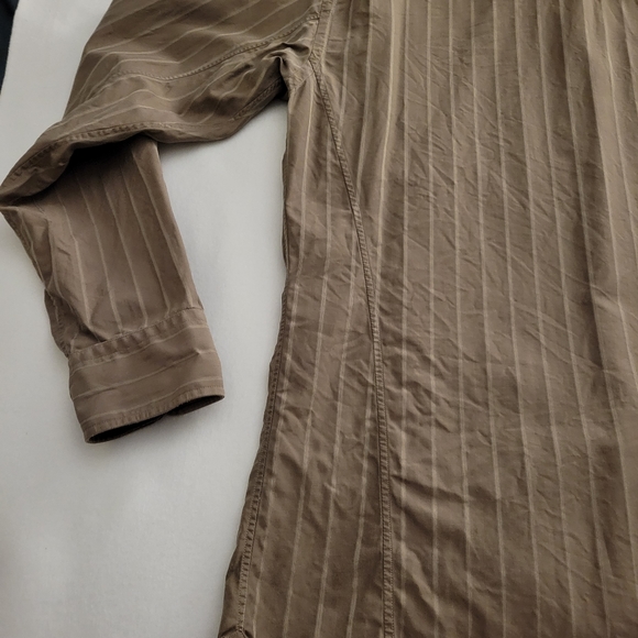 Louis Vuitton Men's Button Down Shirt. - Picture 6 of 9